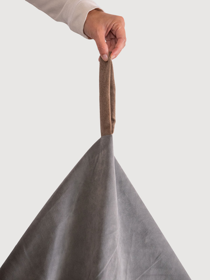 Puff Triangular de Interior PUF - Gris Claro