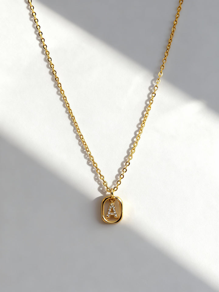 Collar de Letra Brillante con Móvil