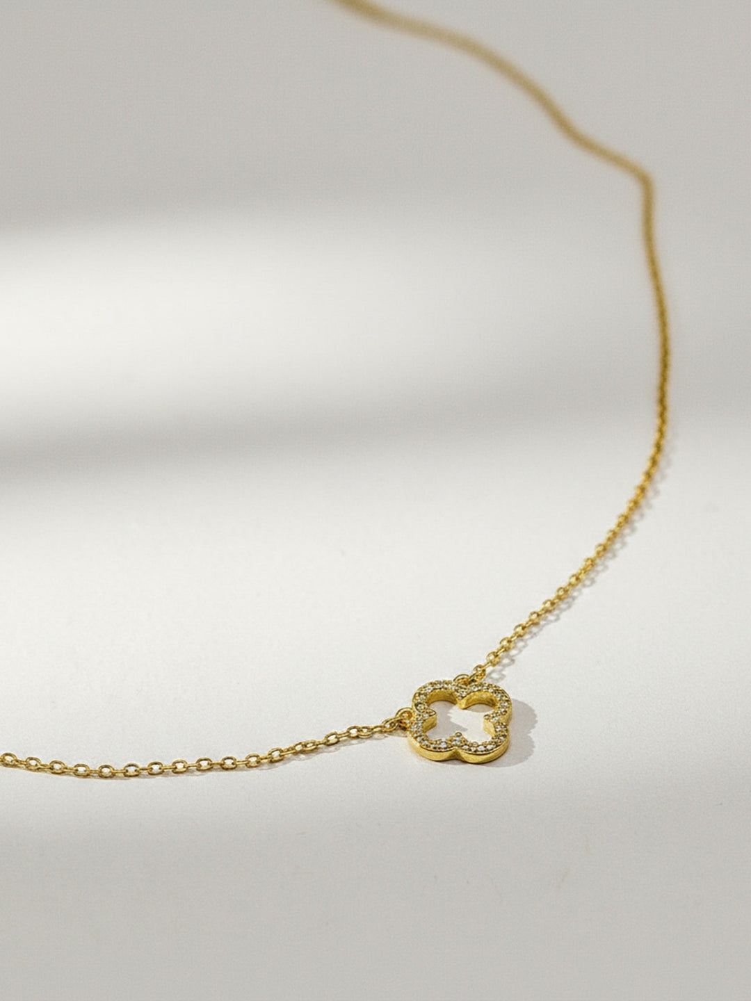 Collar Trébol Hueco Brillante - Oro