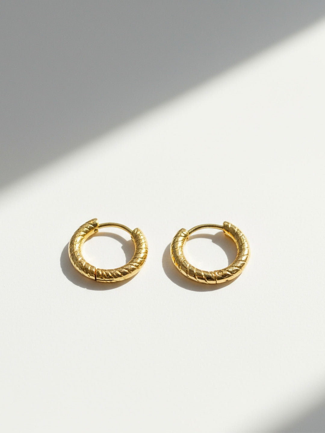 Argollas Ranuradas Doradas