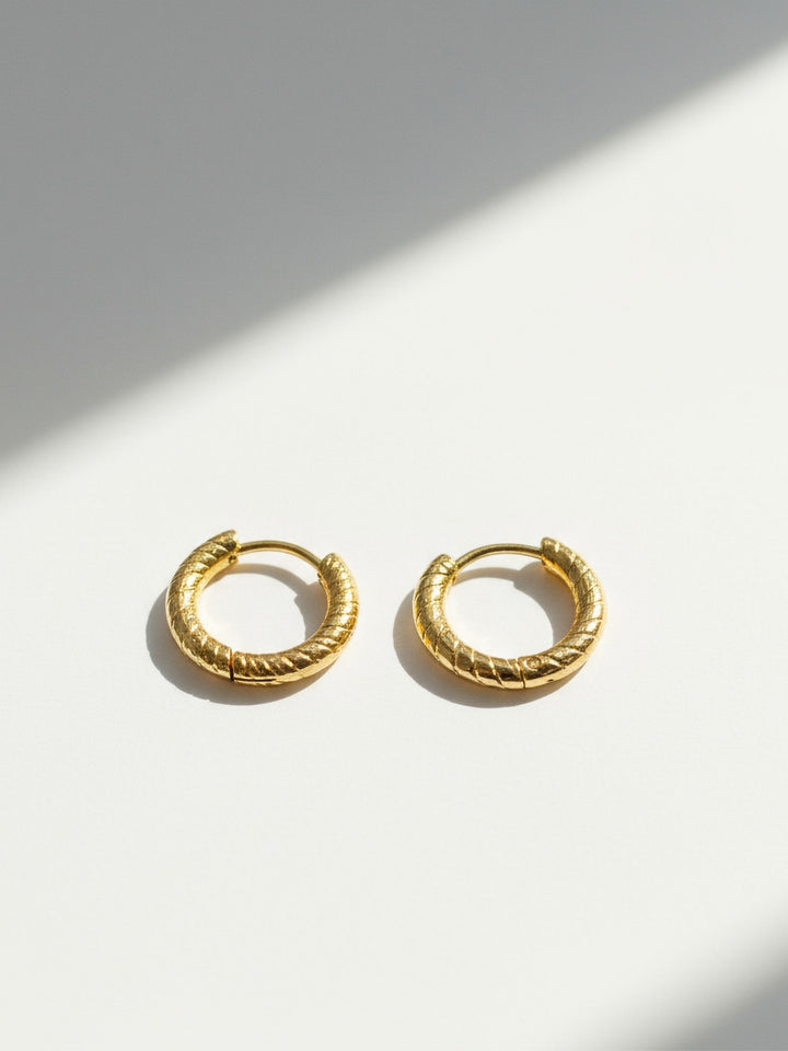 Argollas Ranuradas Doradas