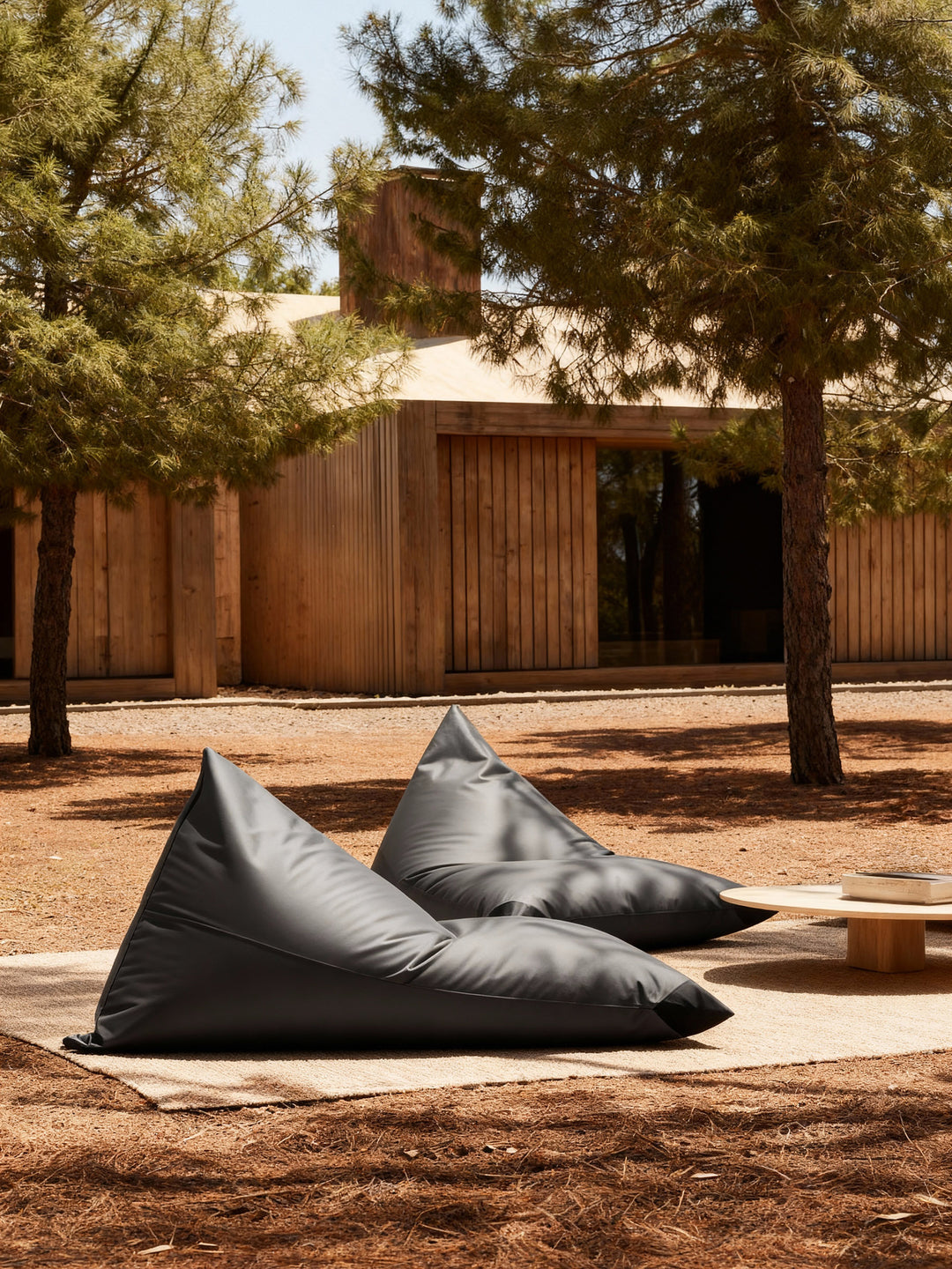 Puff Triangular Terraza y Exterior PUF - Gris Oscuro / Negro