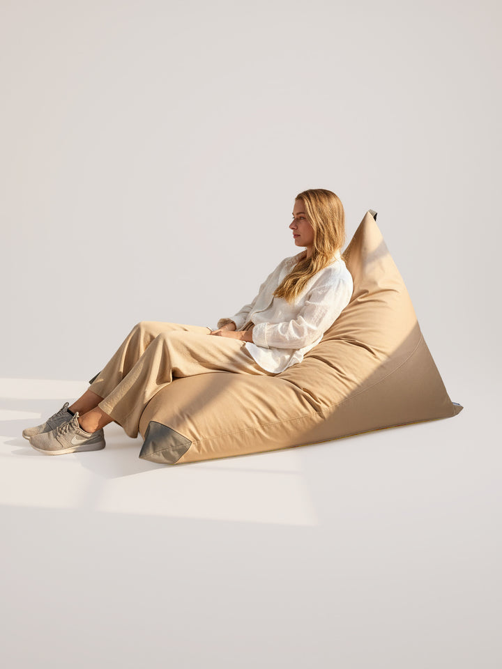 Puff Triangular Terraza y Exterior PUF - Arena / Gris Oscuro