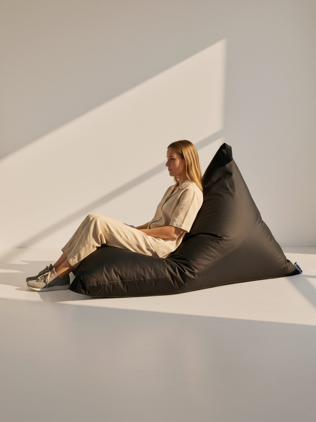 Puff Triangular Terraza y Exterior PUF - Negro / Gris Oscuro