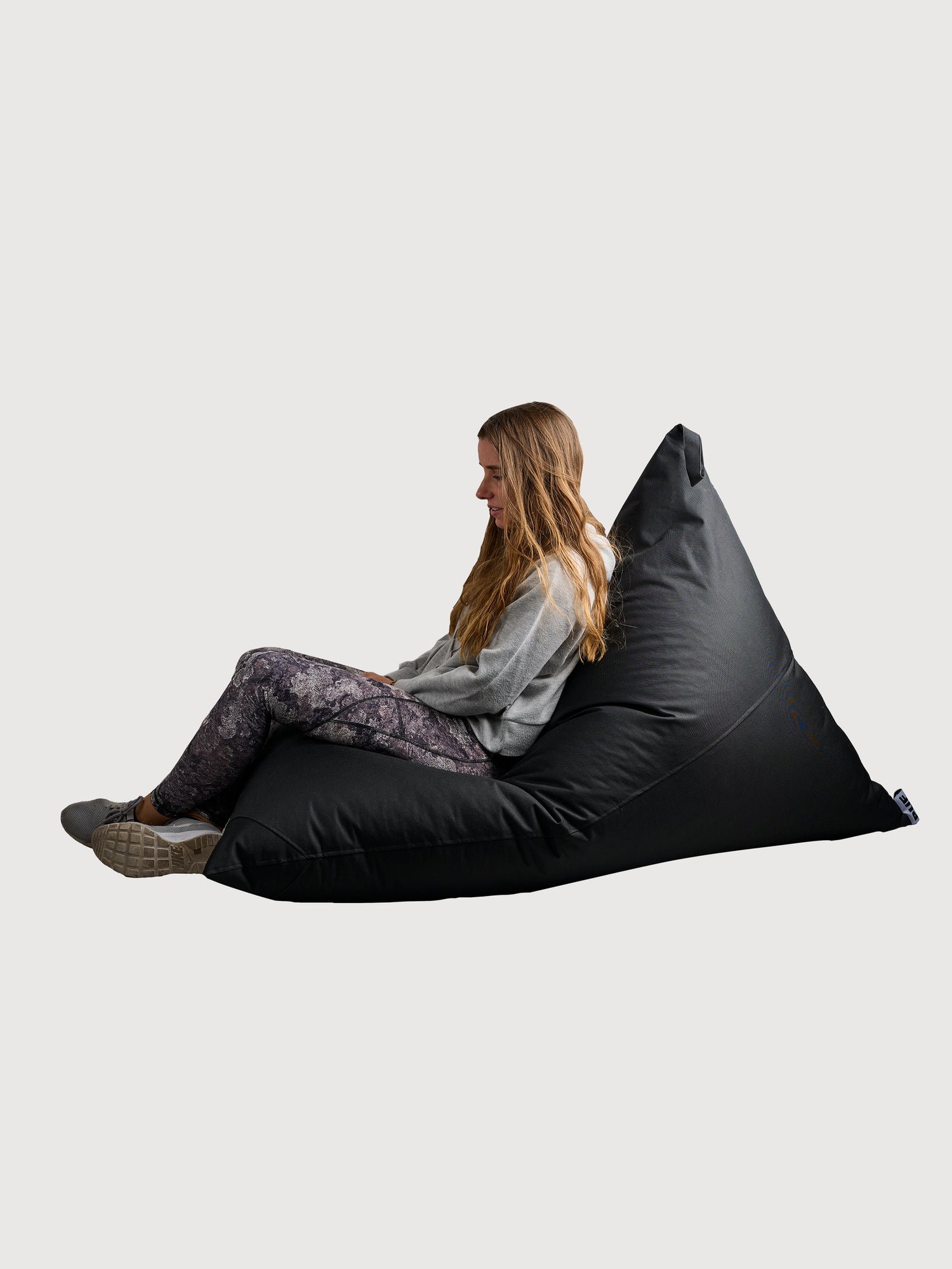 Puff Triangular Terraza y Exterior PUF - Negro